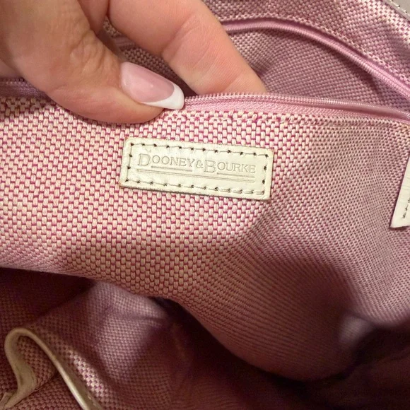 Dooney & Bourke monogram canvas shoulder handbag - Picture 3 of 7